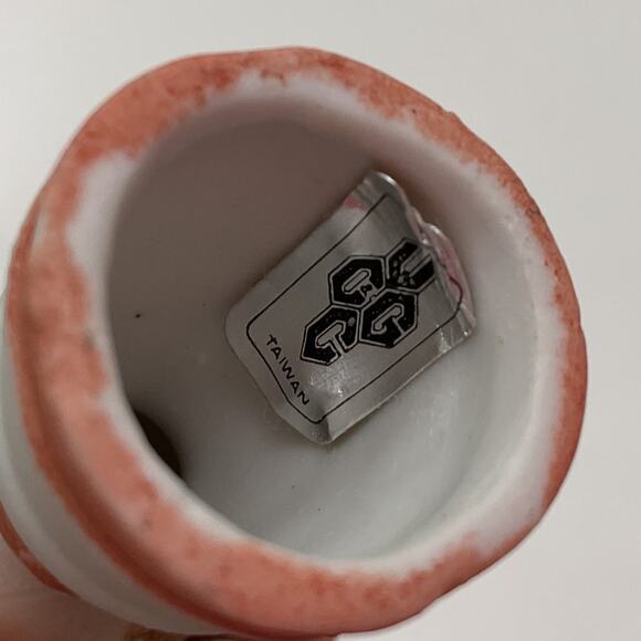 Vintage Valentines Day UCGC boy girl thimbles Porcelain sewing collectibles - Picture 7 of 7